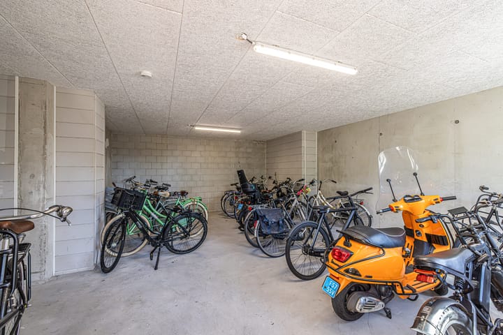 Photo 32 of Meeroever 67