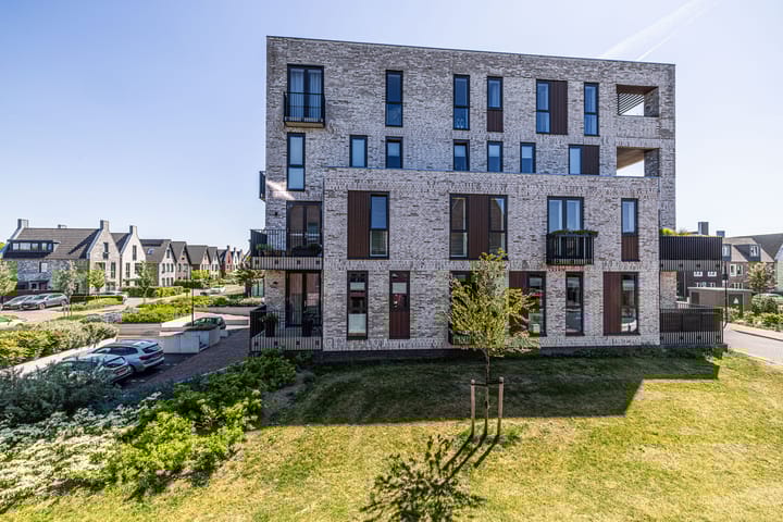 Photo 38 of Meeroever 67