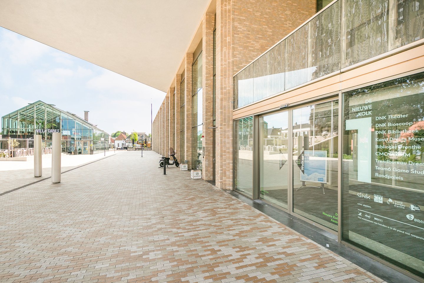 View photo 2 of Weiersstraat 1-E