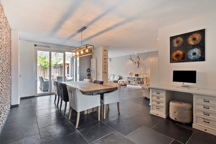 Foto 12 van Regenboogven 33