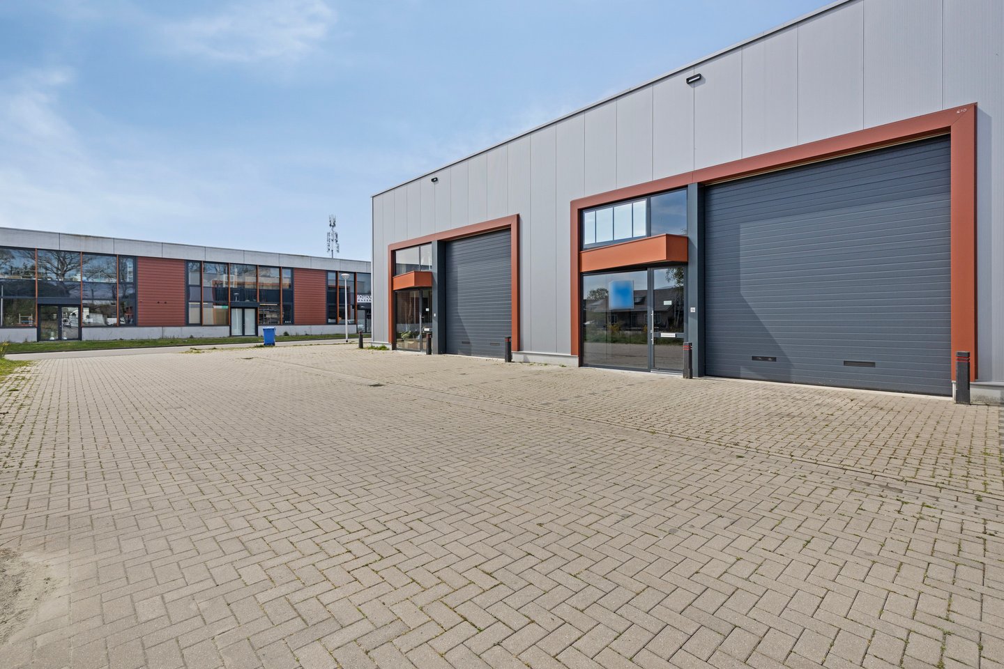 Bekijk foto 2 van Industrieweg 1-a