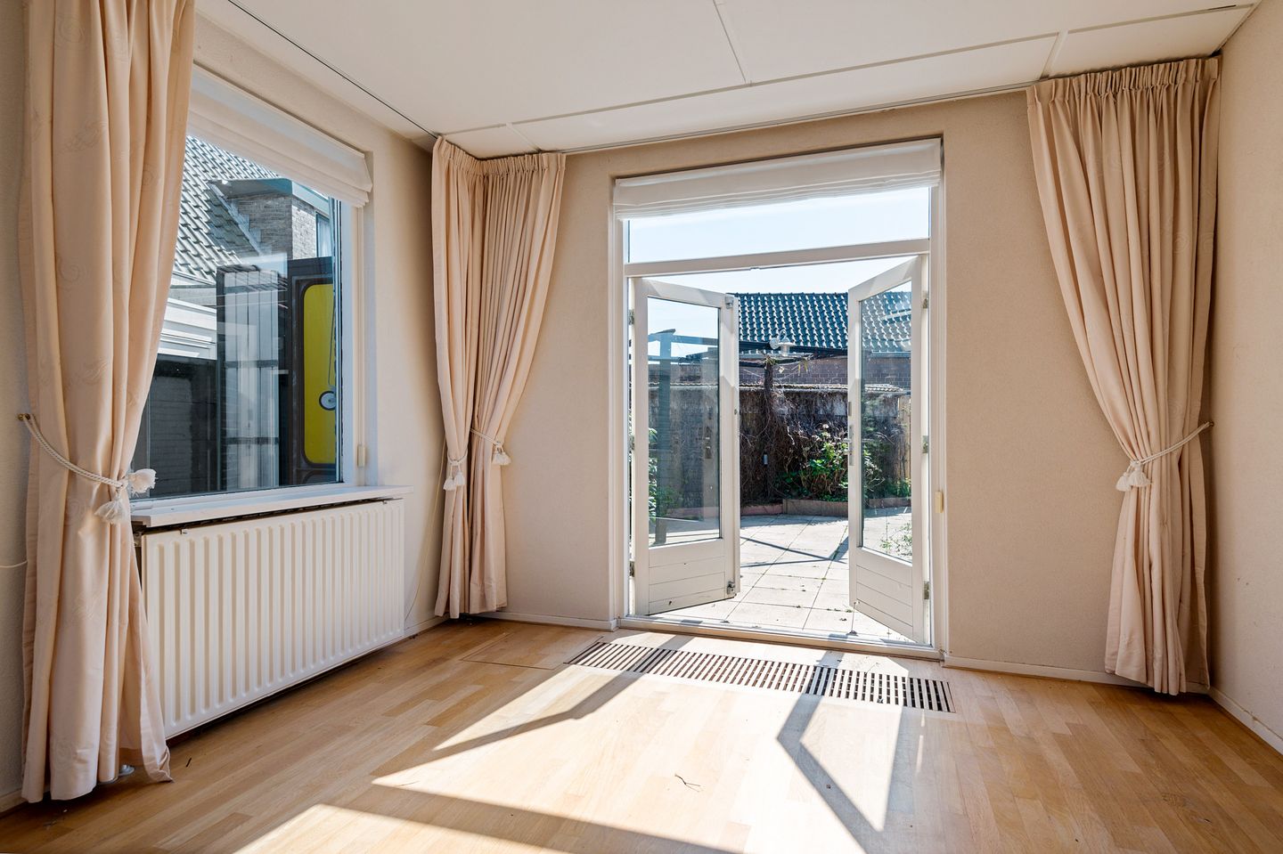 Photo 4 of Julianastraat 22