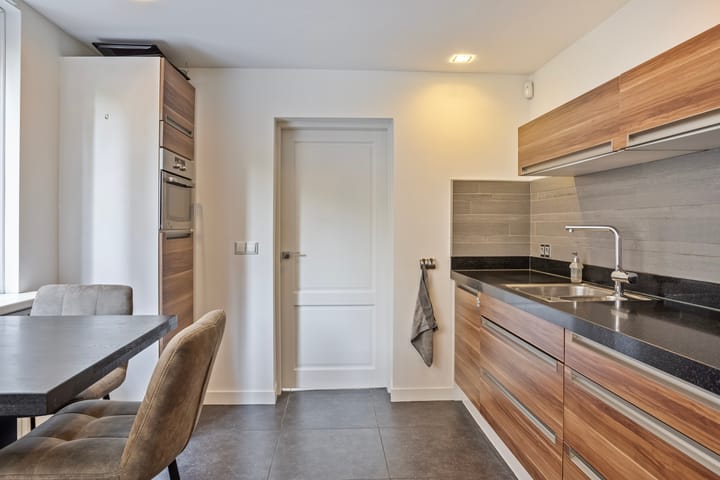 Foto 11 van Molenstraat 1