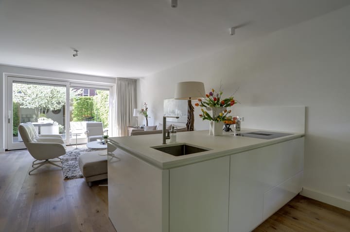 Photo 15 of Venestraat 28