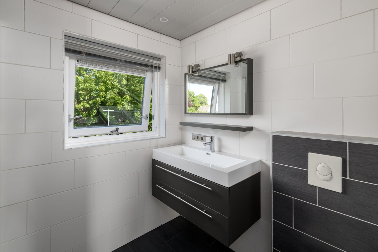 Photo 29 of Ds. Noordmansstraat 28