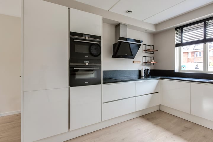 Foto 18 van Harry Banninklaan 88