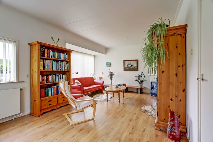 Foto 2 van Julianalaan 8