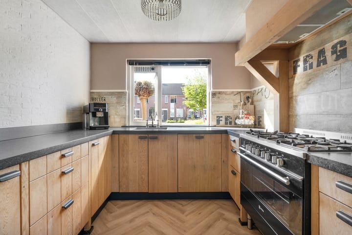 Foto 13 van Ribesstraat 26