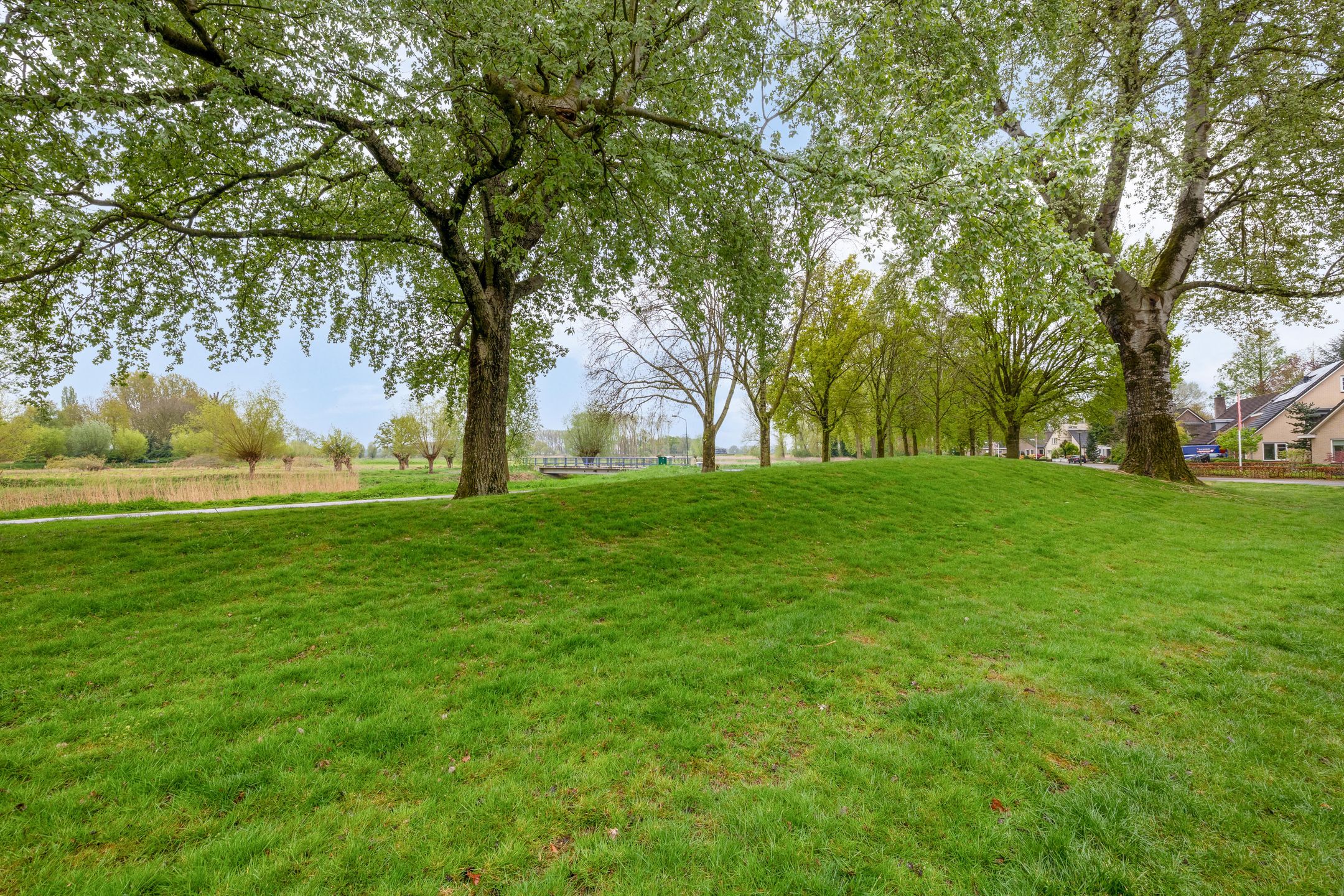 Photo 3 of Merwedelaan 25