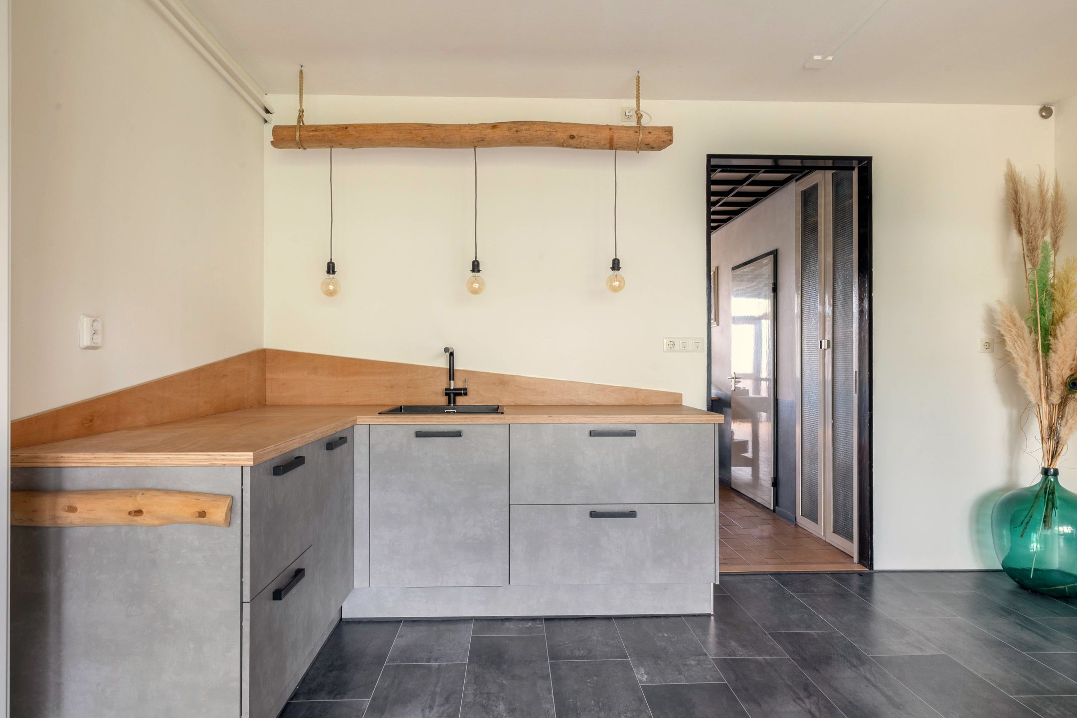 Photo 6 of Merwedelaan 25