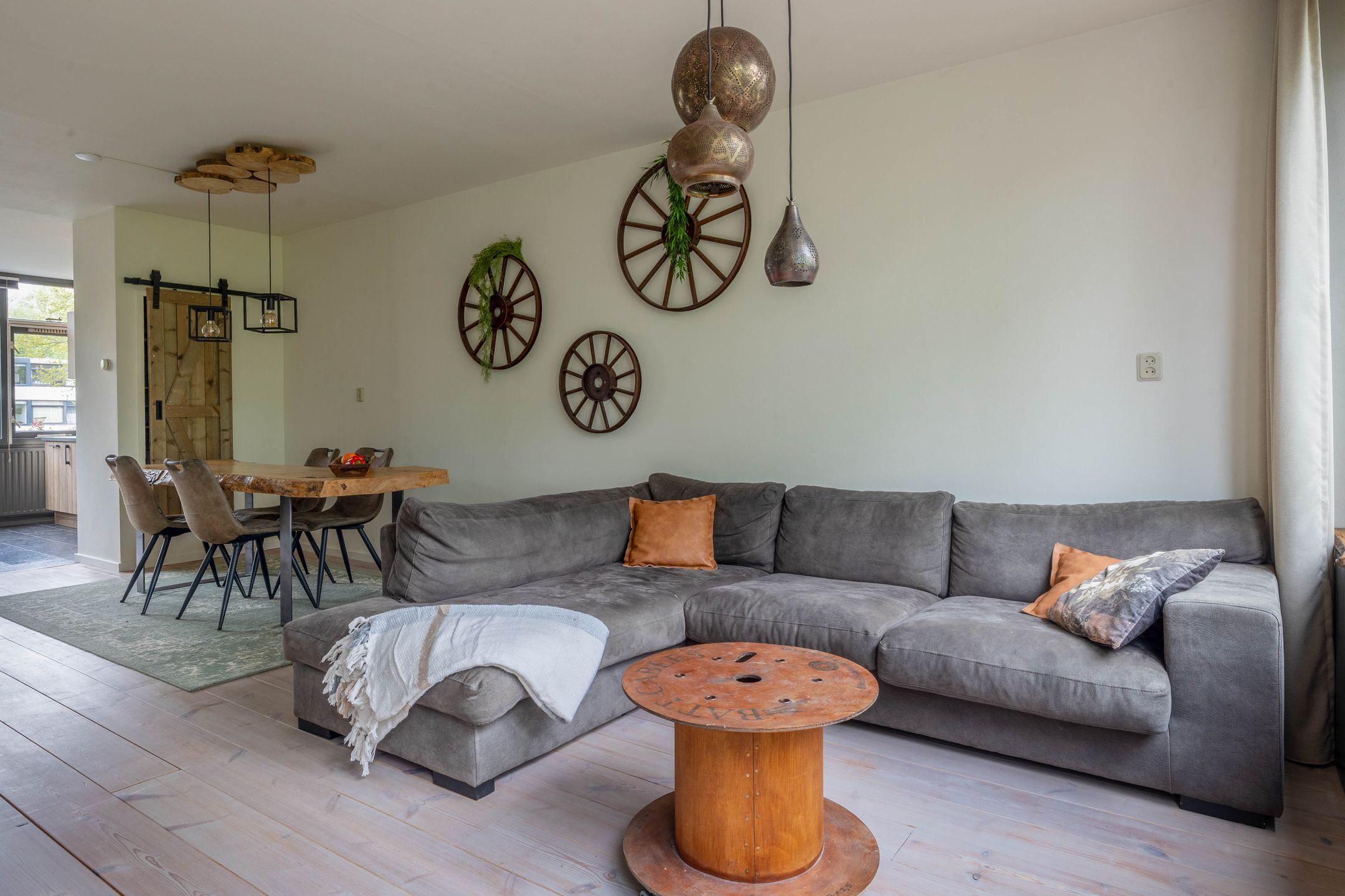 Photo 15 of Merwedelaan 25