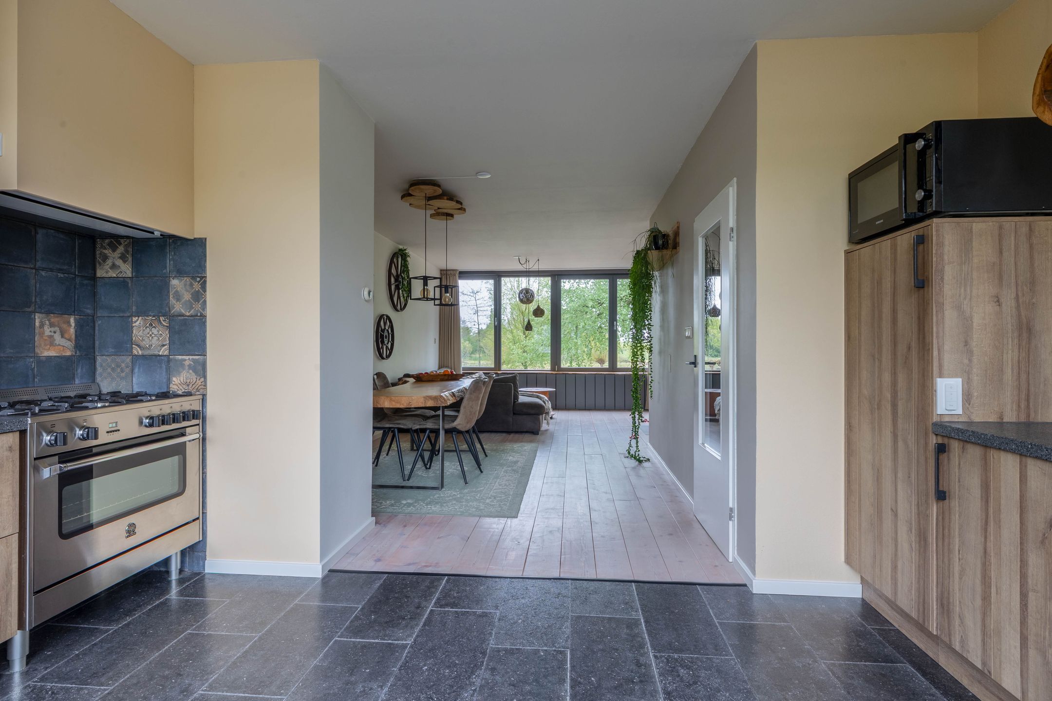 Photo 21 of Merwedelaan 25