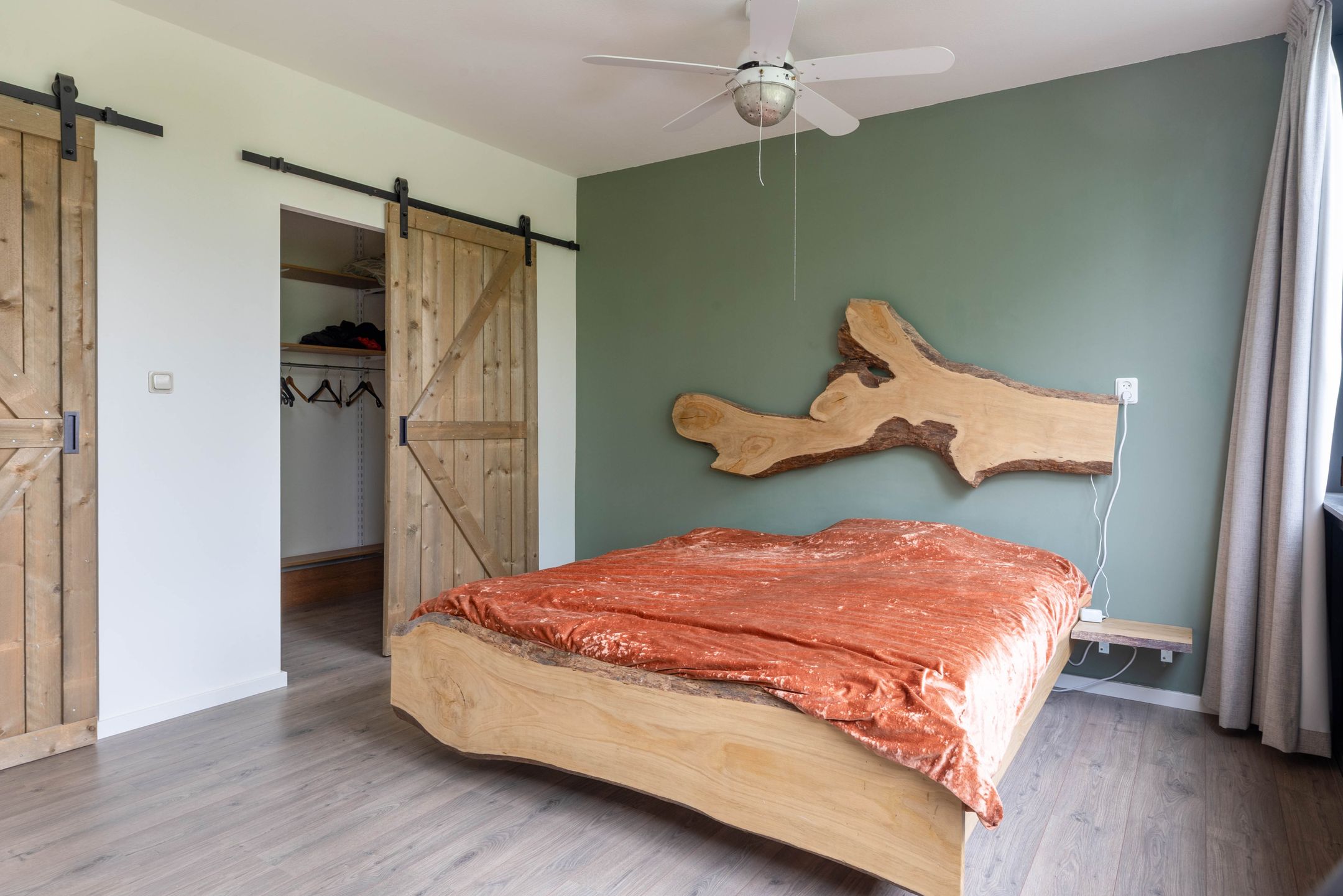 Photo 24 of Merwedelaan 25