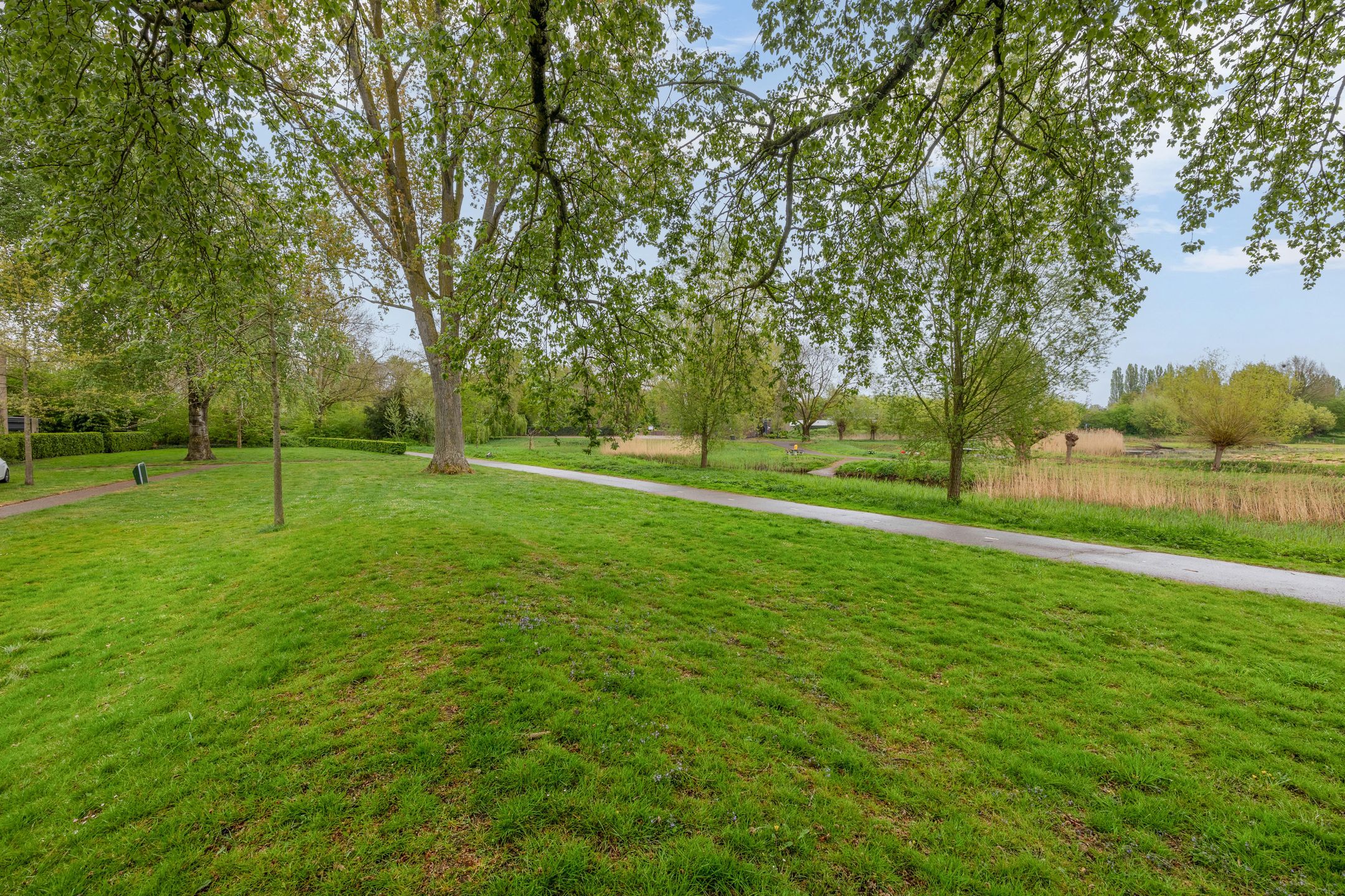 Photo 36 of Merwedelaan 25