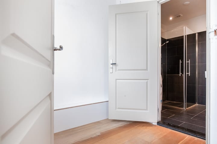 Foto 19 van Eerste Helmersstraat 57-3