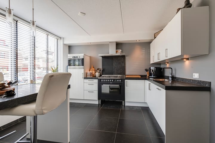 Foto 2 van Romulus 142