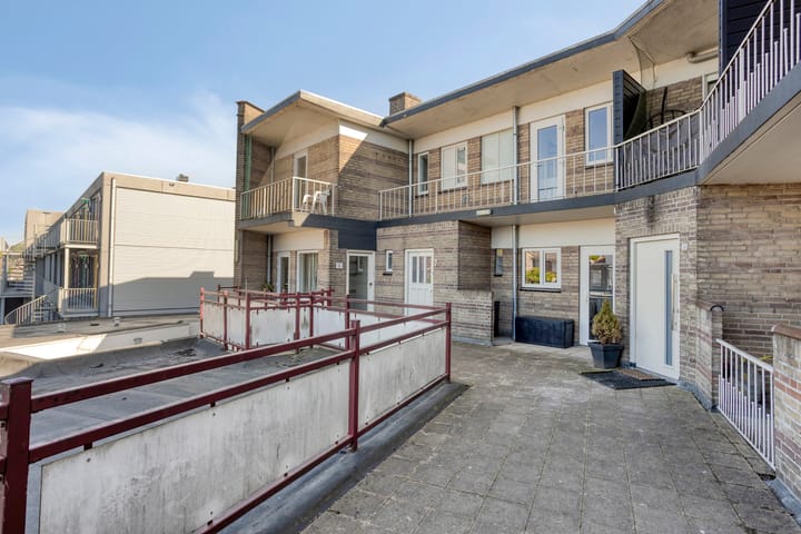 Foto 12 van Professor Regoutstraat 7