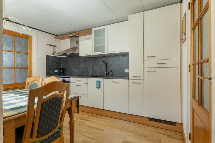 Foto 3 van van Linschotenstraat 28