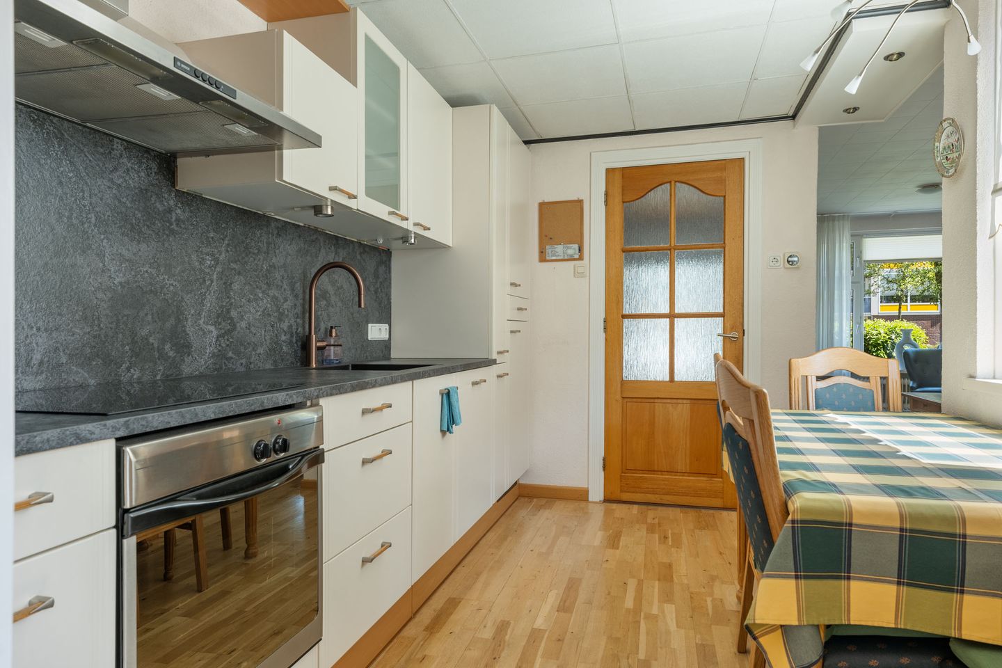 Foto 14 van van Linschotenstraat 28