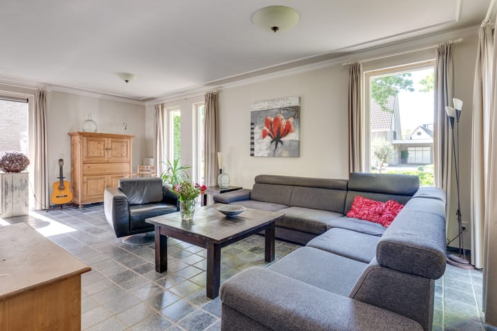 Photo 2 of Eikenbeemd 12