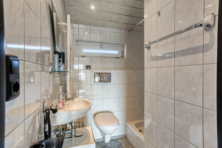 Foto 28 van St.Luciaweg 8