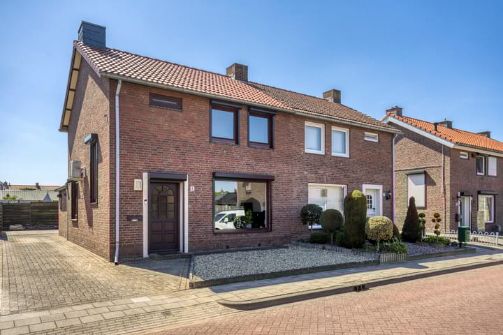 Foto 1 van St.Luciaweg 8