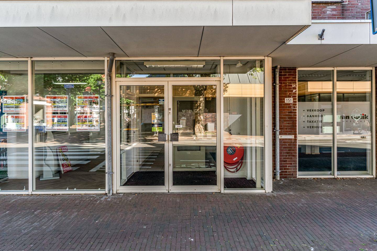 View photo 3 of Breestraat 151