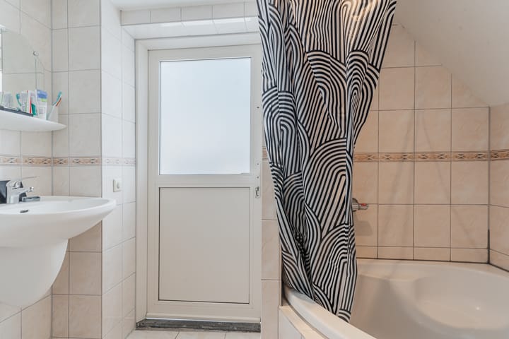 Foto 20 van Adelstraat 45-A