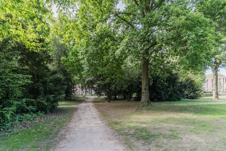 Foto 36 van Adelstraat 45-A