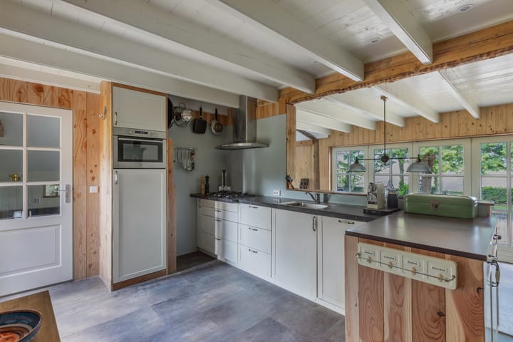 Foto 19 van Middenweg 156