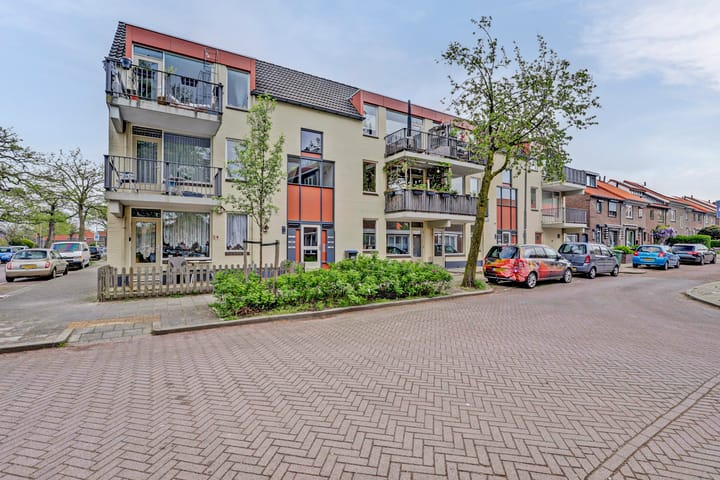 Photo 1 of Korenbloemstraat 42