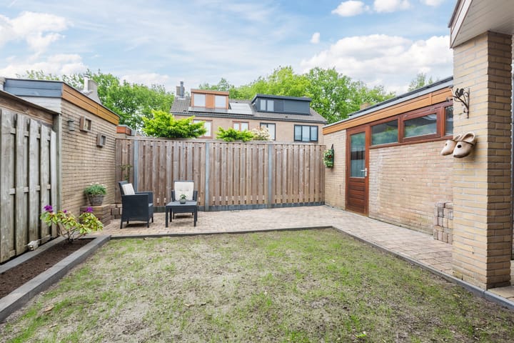 Photo 36 of Da Costastraat 17