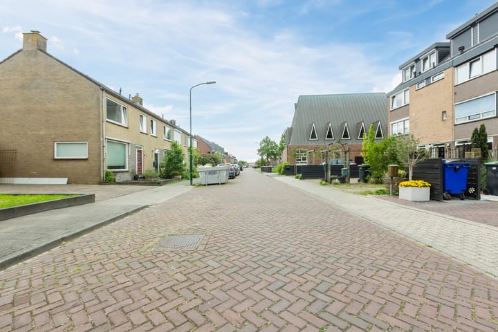 Photo 40 of Da Costastraat 17