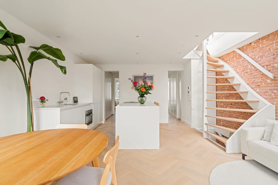 Photo 2 of Brederodestraat 40-4