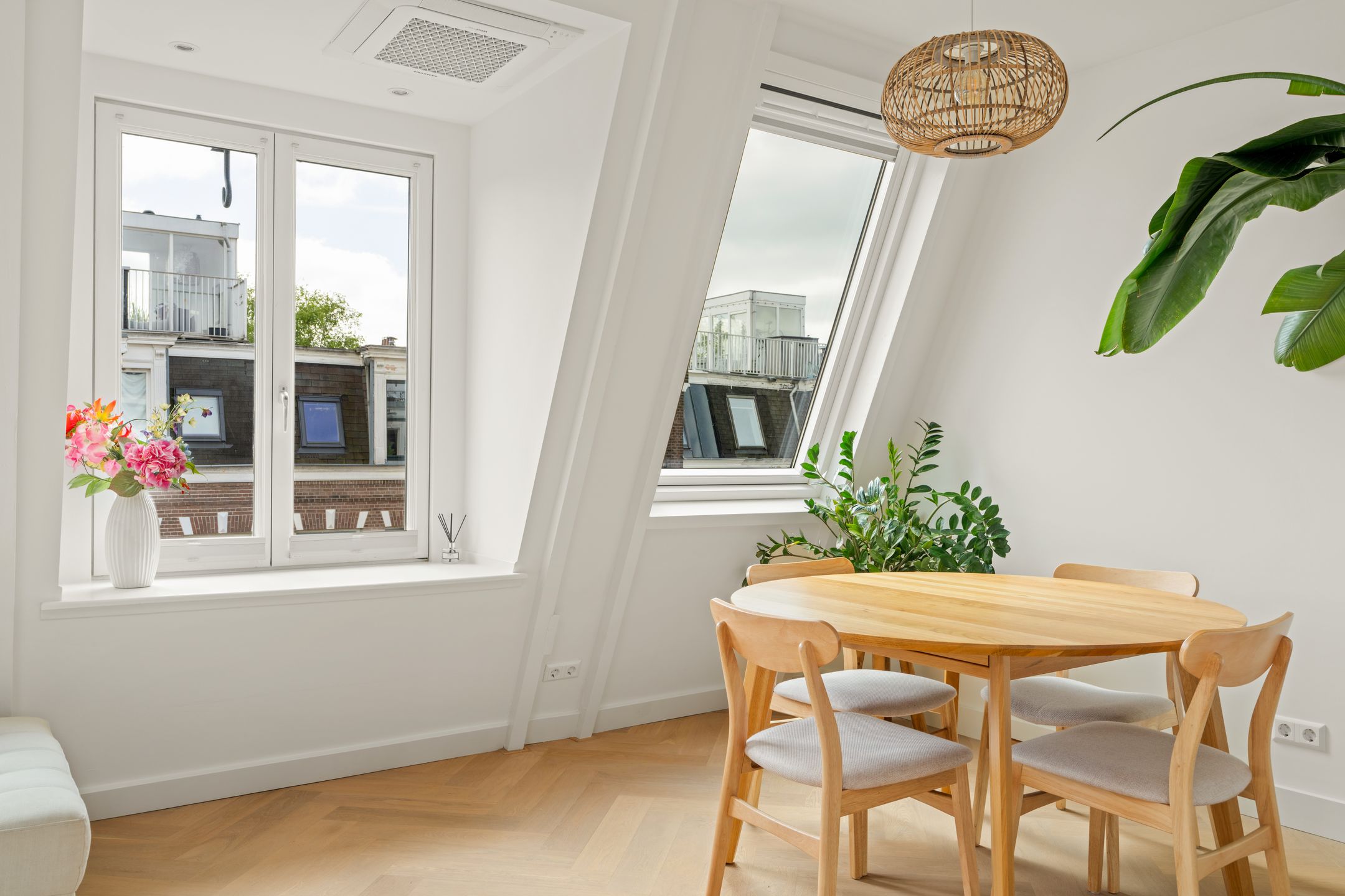 Photo 6 of Brederodestraat 40-4