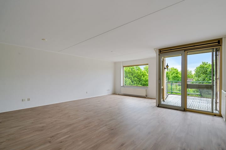 Foto 2 van B.A.A. Engelbertinklaan 12