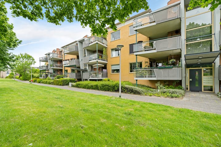 Foto 33 van B.A.A. Engelbertinklaan 12