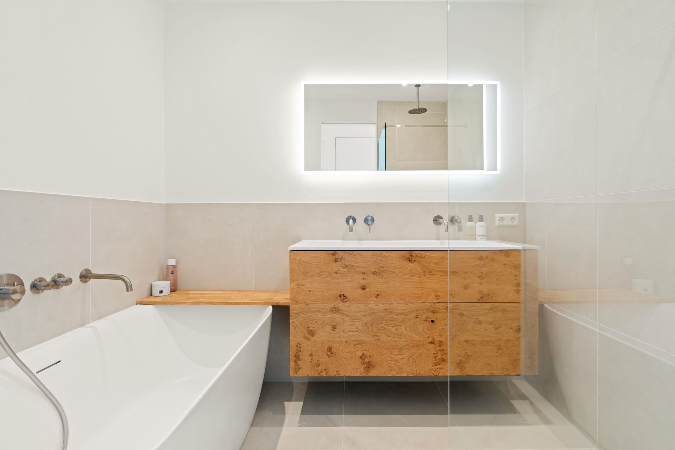 Photo 18 of Brederodestraat 40-4