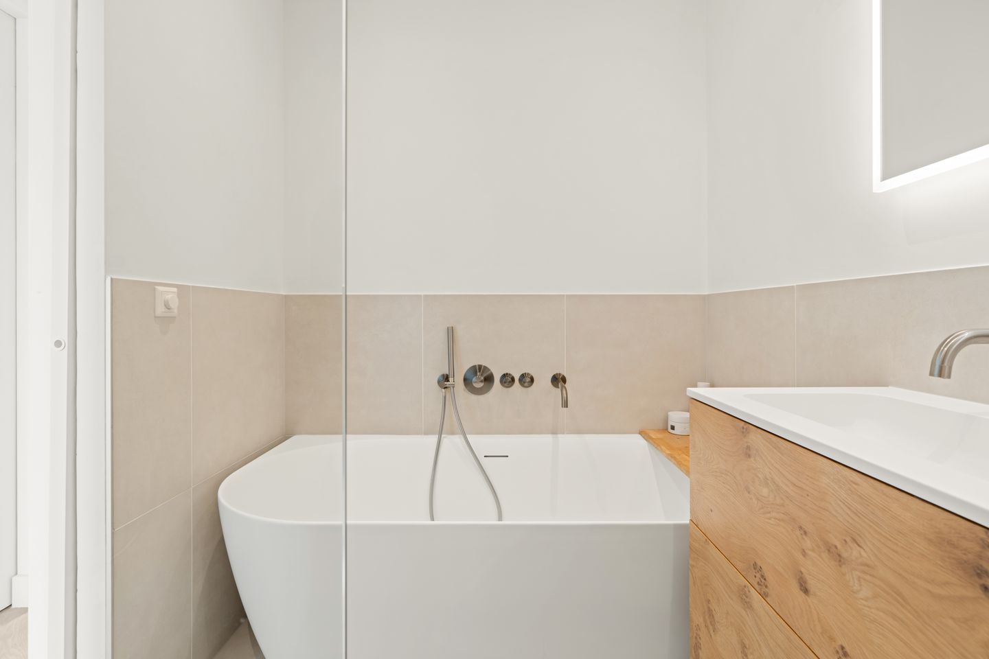 Photo 19 of Brederodestraat 40-4