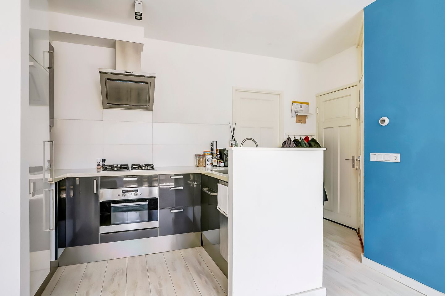 Foto 5 van Bonaireplein 12-2