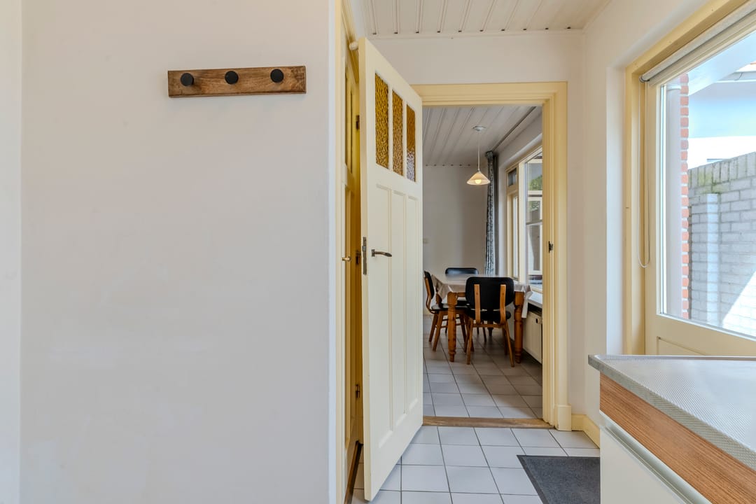 Photo 16 of Oranjestraat 99