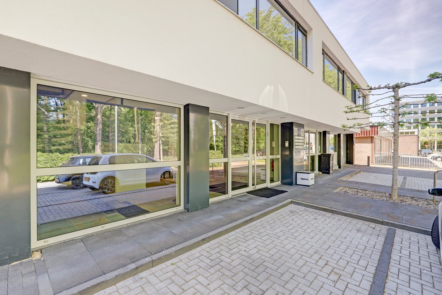 View photo 2 of Anton Philipsweg 9-11
