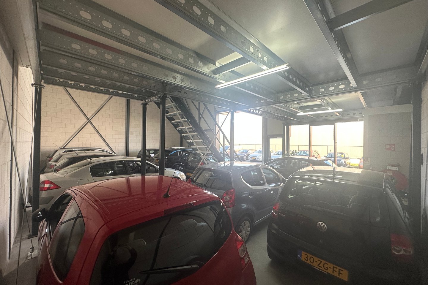 View photo 3 of Steenspil 24-a