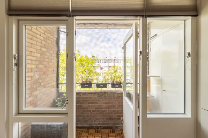 Photo 16 of Van IJsendijkstraat 40