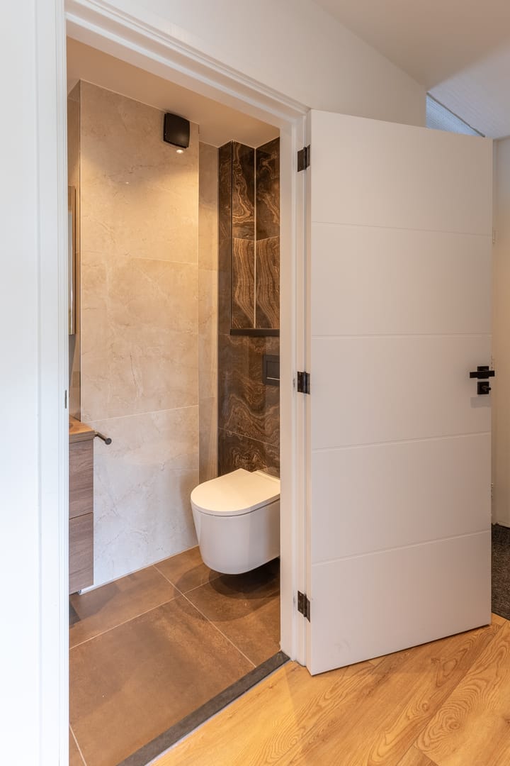 Photo 21 of Van IJsendijkstraat 40