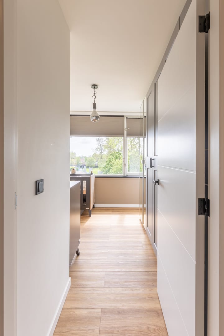 Photo 23 of Van IJsendijkstraat 40