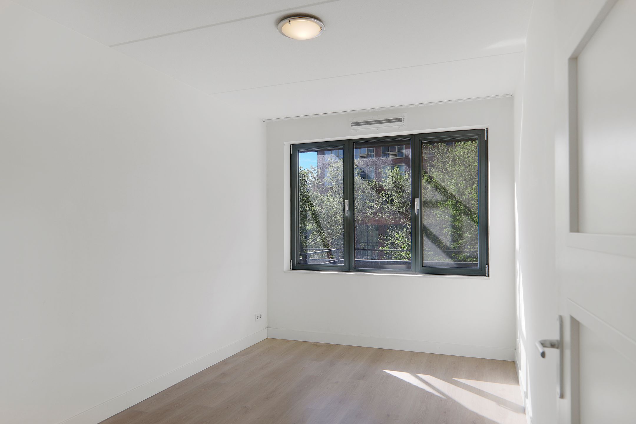 Foto 12 van Martinus Nijhofflaan 118