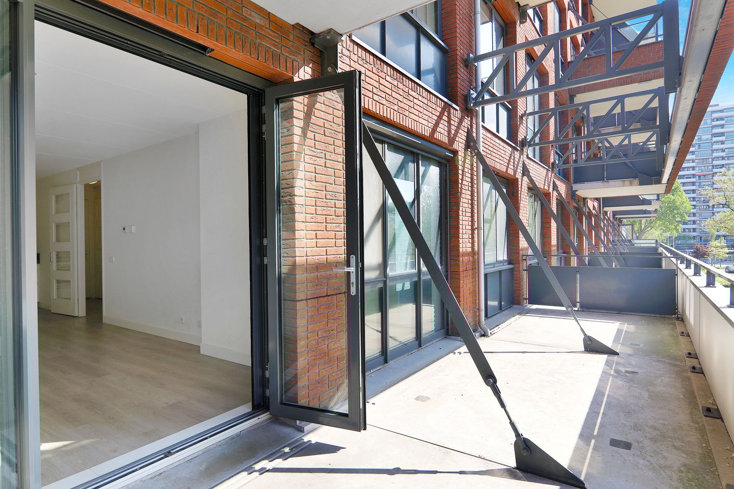 Foto 20 van Martinus Nijhofflaan 118