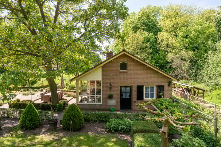 Foto 48 van Geldersestraat 9