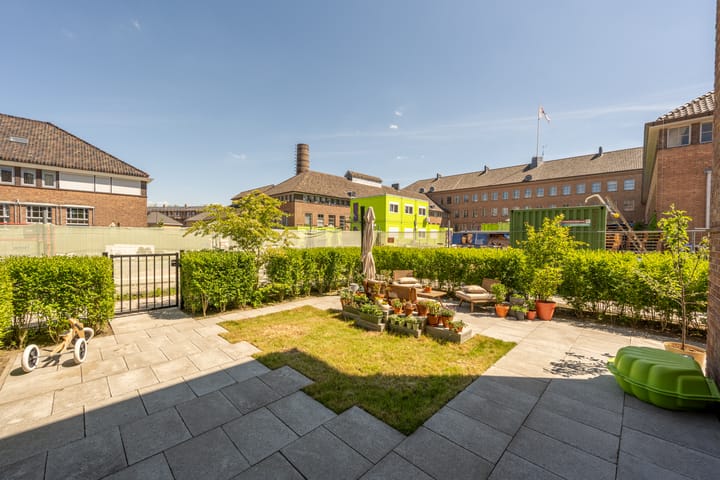 Foto 30 van Zuster Van Dijkplein 25